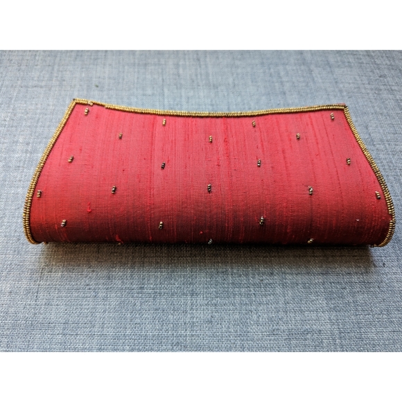 Red and gold embroidered clutch/ wristlet - Picture 3 of 4